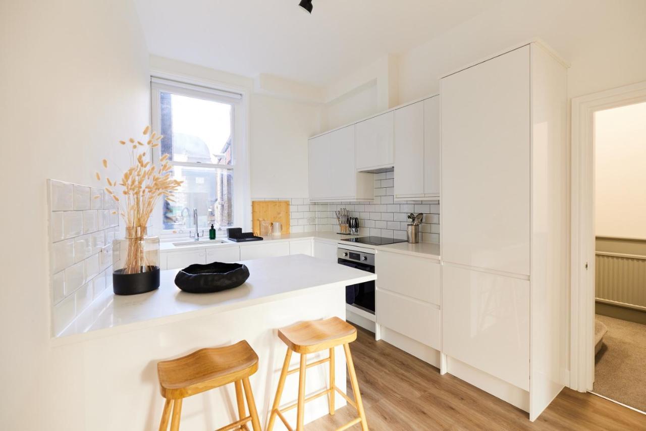 The Fulham Escape - Alluring 5bdr Flat Апартаменты