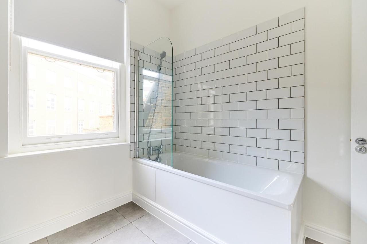 The Fulham Escape - Alluring 5bdr Flat Лондон